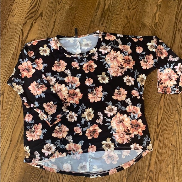5/$25 BLACK FLORAL ASYMMETRICAL SOFT TUNIC - Picture 2 of 3